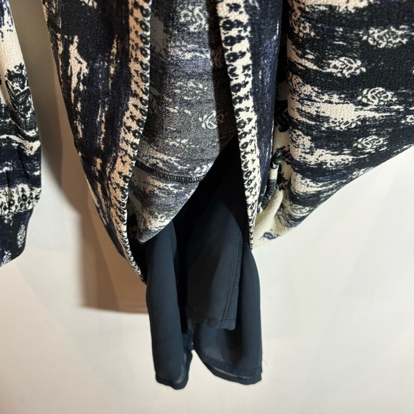 WAYF Sz XS Mini Dress Tunic Elegant Patterned Lined High Neck Cut Out V NEW - Picture 4 of 9